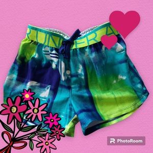 Under Armour Girl's HeatGear Shorts, EUC, Size S